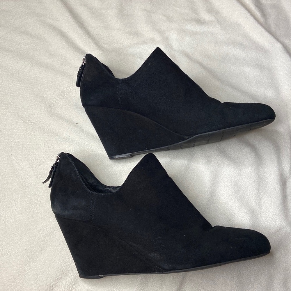 VIA SPIGA Black Suede Ankle Boots. Size 10